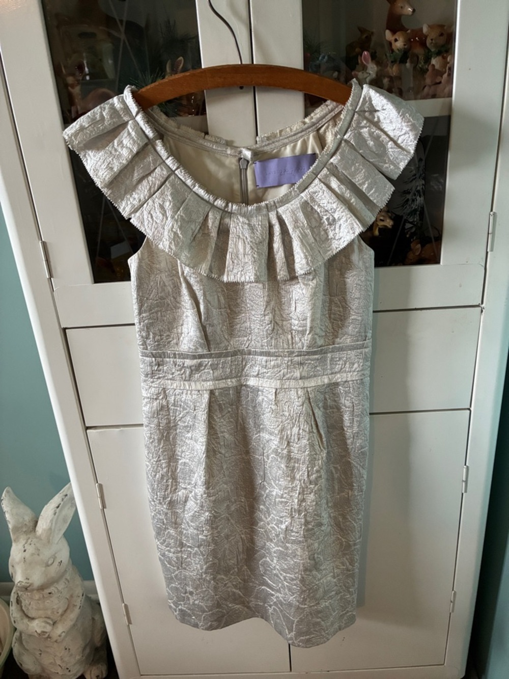 Lavender Label Vera Wang sz 2 Metallic Silver Ruffle Cocktail Dress euc